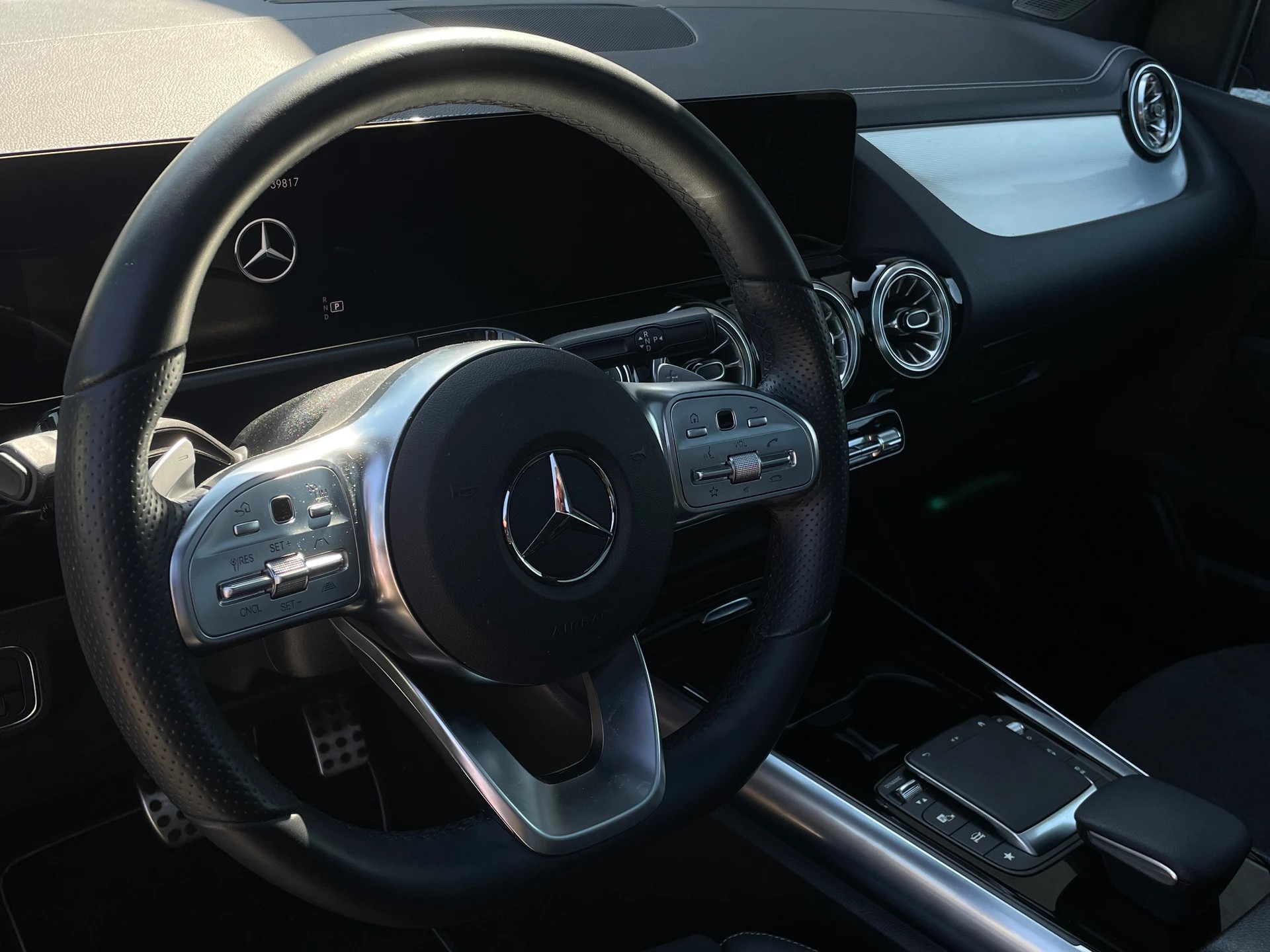 MERCEDES-BENZ B 220 d 4Matic AMG Line 8G-DCT-image-5