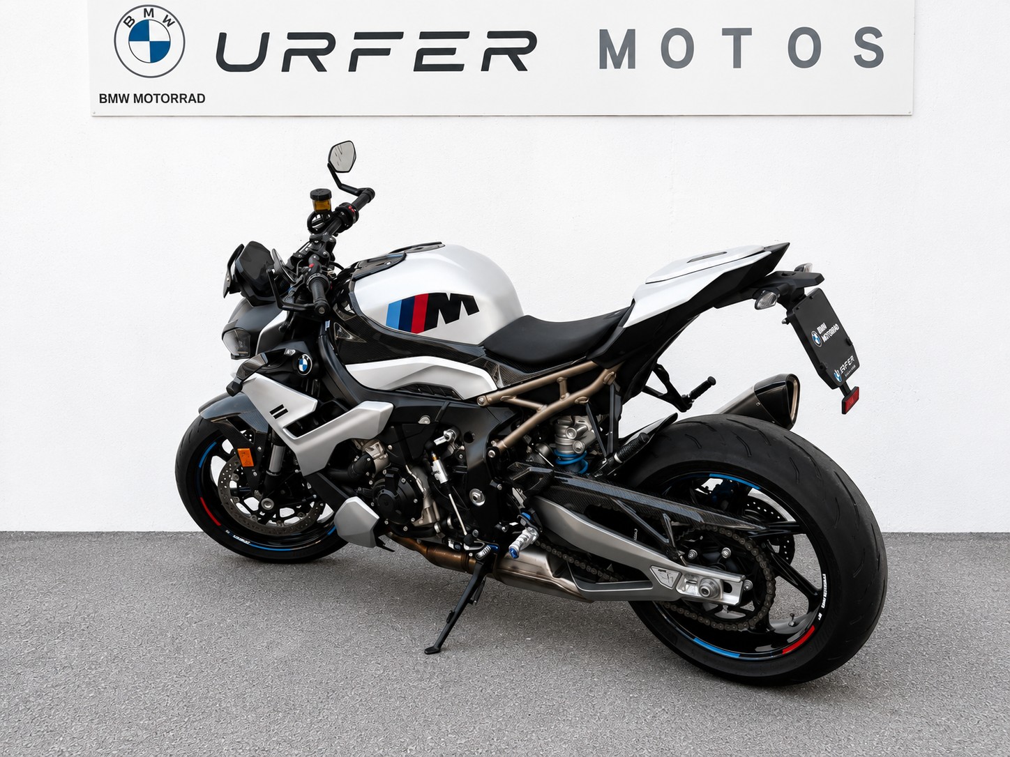 BMW M 1000 R-image-5
