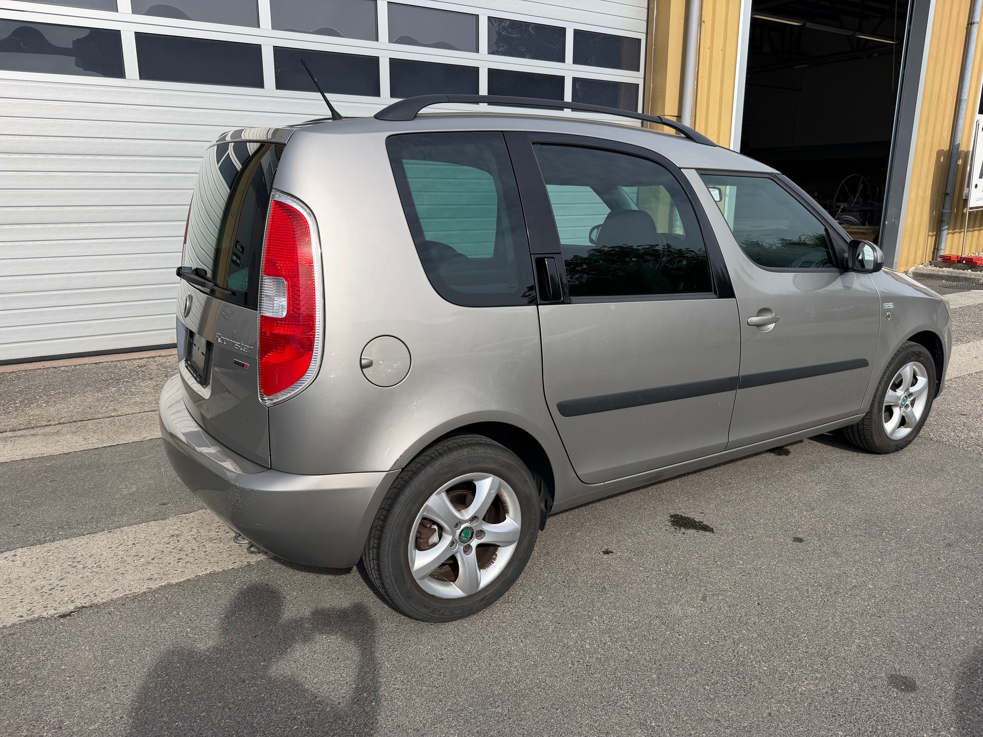 SKODA Roomster 1.2 TSI Style-image-3
