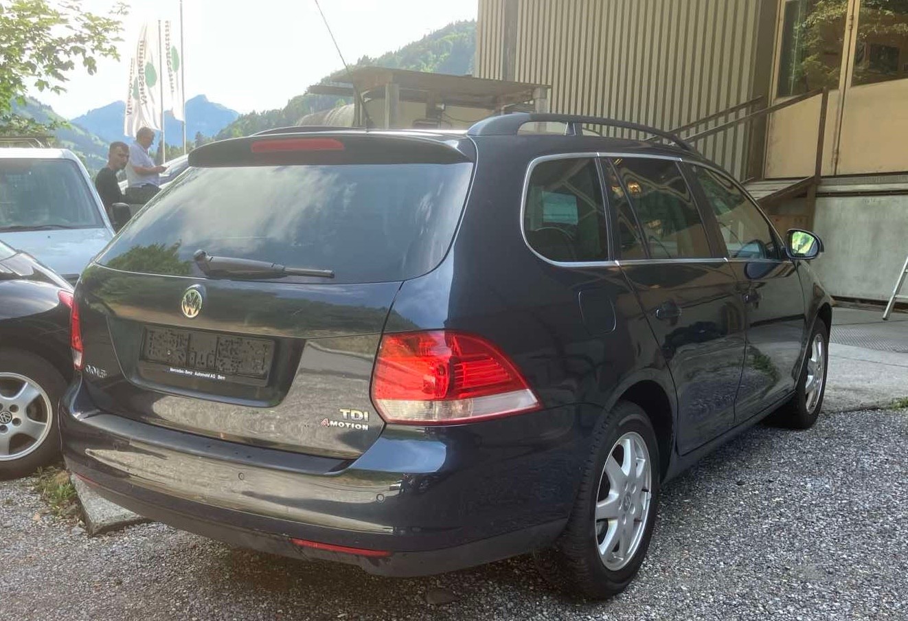 VW Golf Variant 1.9 TDI Comfortline 4Motion-image-2