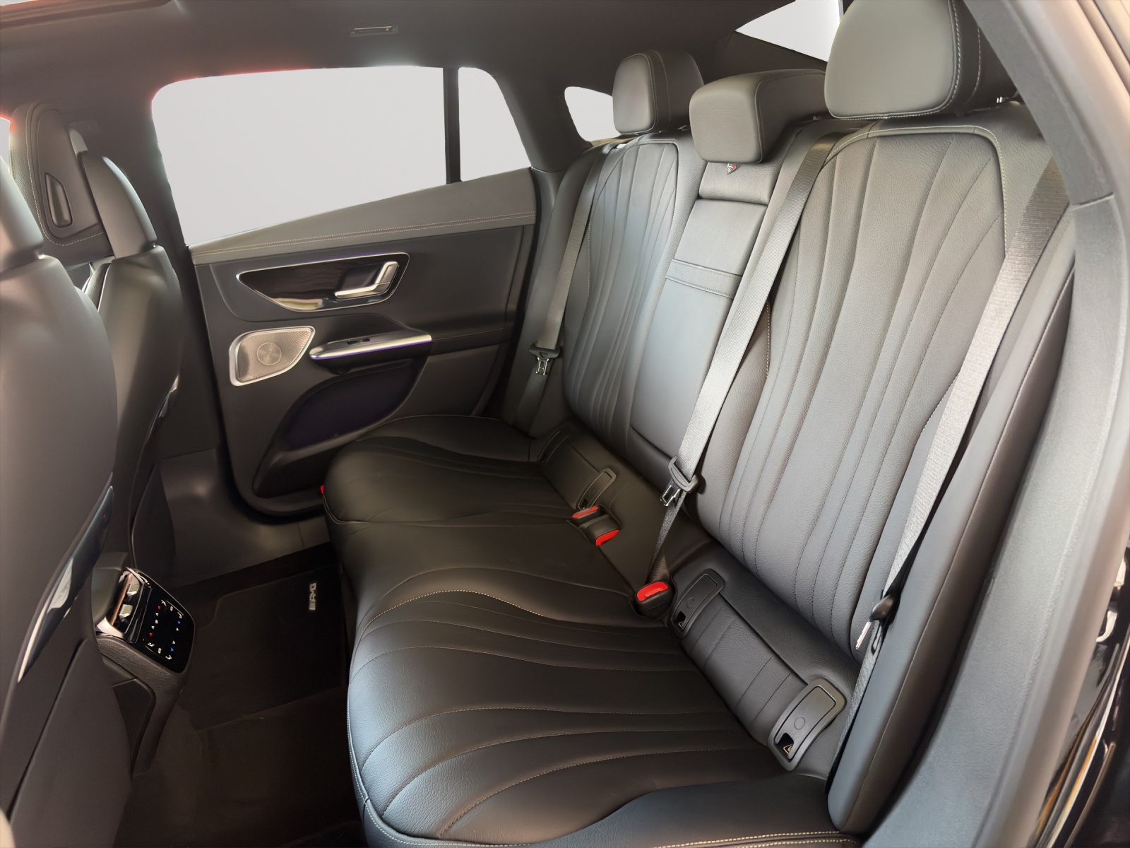 MERCEDES-BENZ EQE SUV 350 4 Matic Executive Edition-image-9