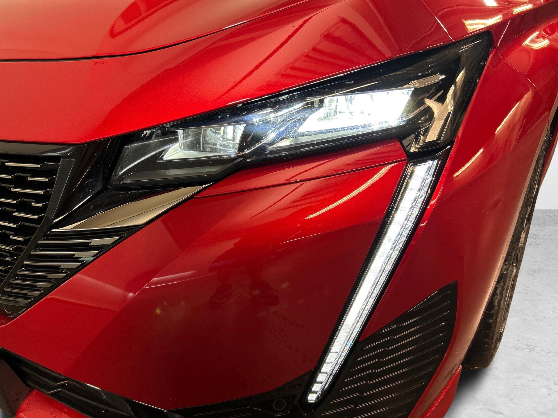 PEUGEOT 308 SW 1.2 Hybrid GT-image-16