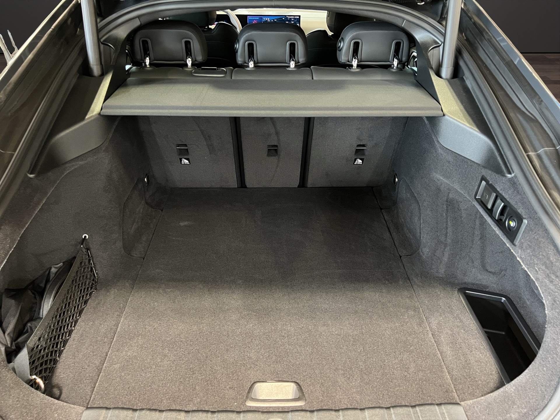 BMW i4 M50-image-10