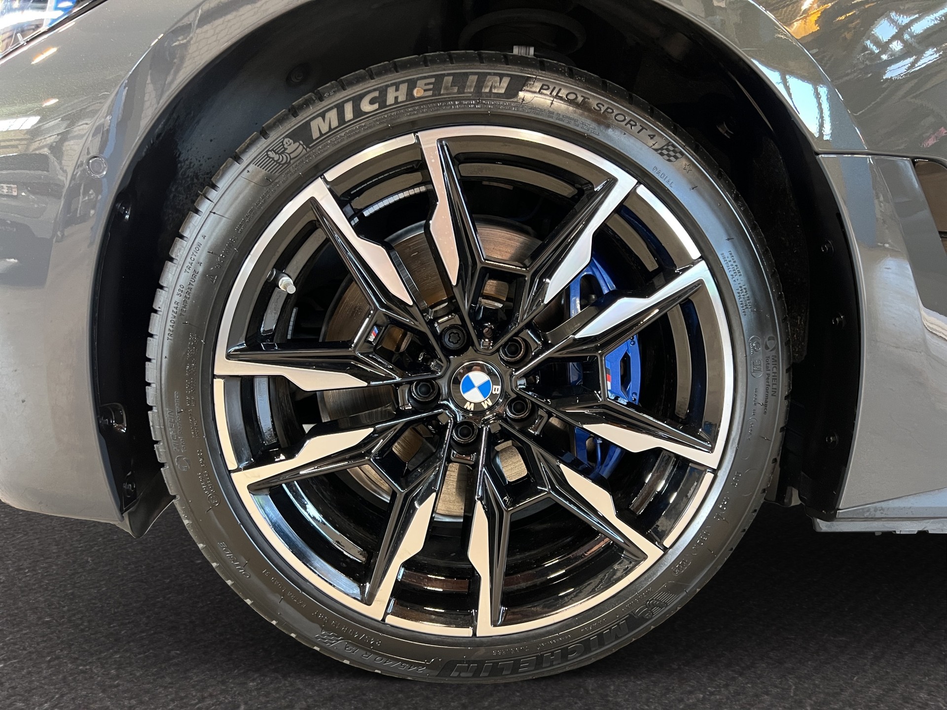 BMW i4 M50-image-9