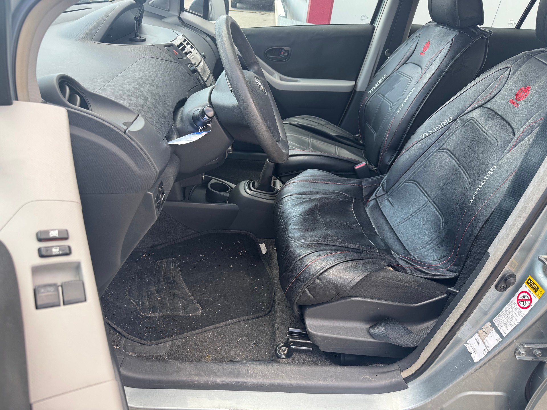 TOYOTA Yaris 1.4 D-4D Linea Luna-image-9