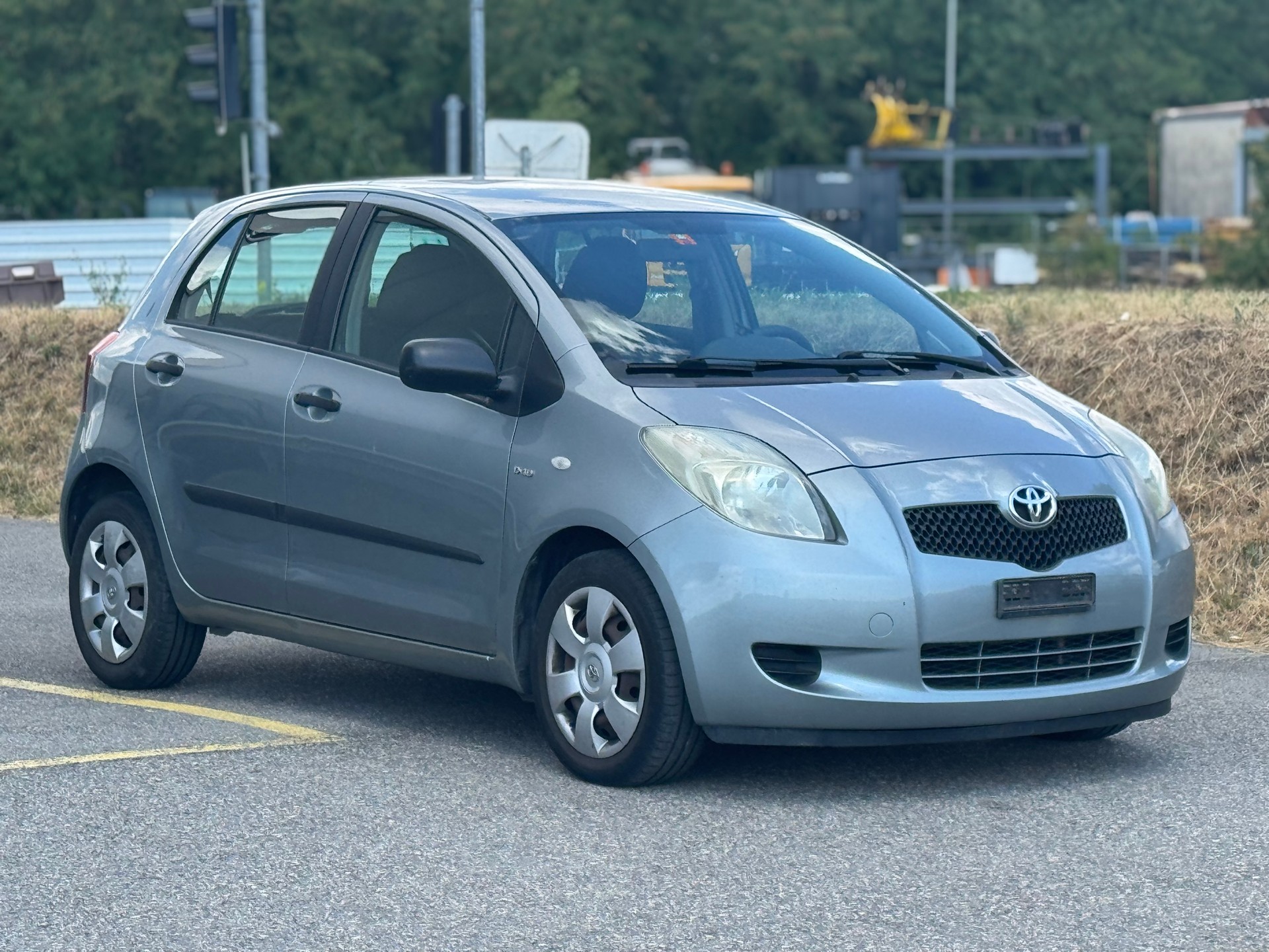TOYOTA Yaris 1.4 D-4D Linea Luna-image-2