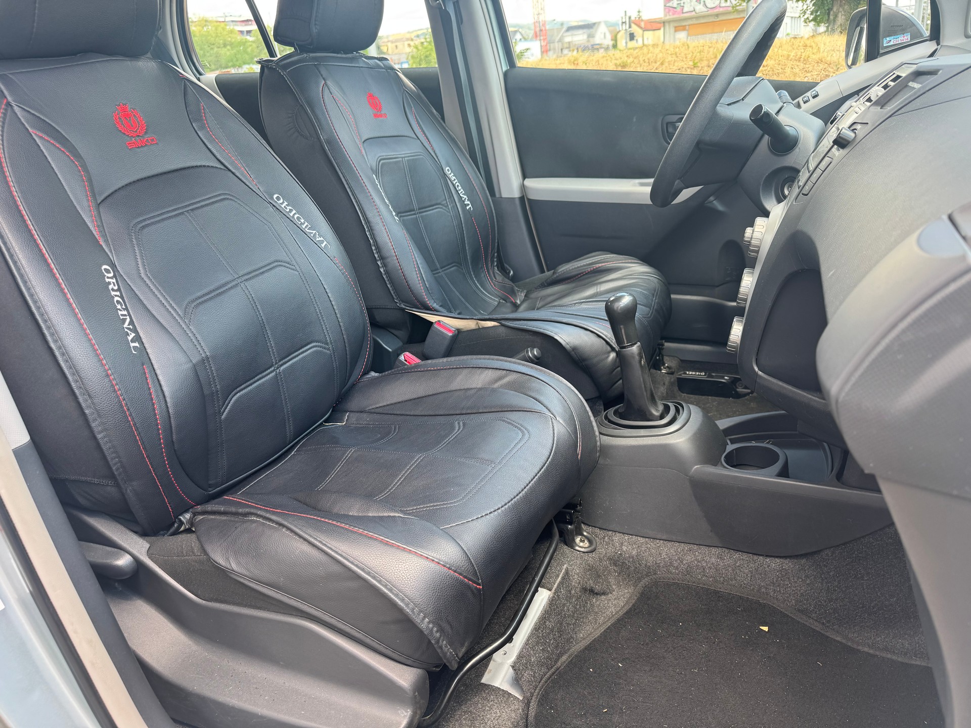 TOYOTA Yaris 1.4 D-4D Linea Luna-image-8