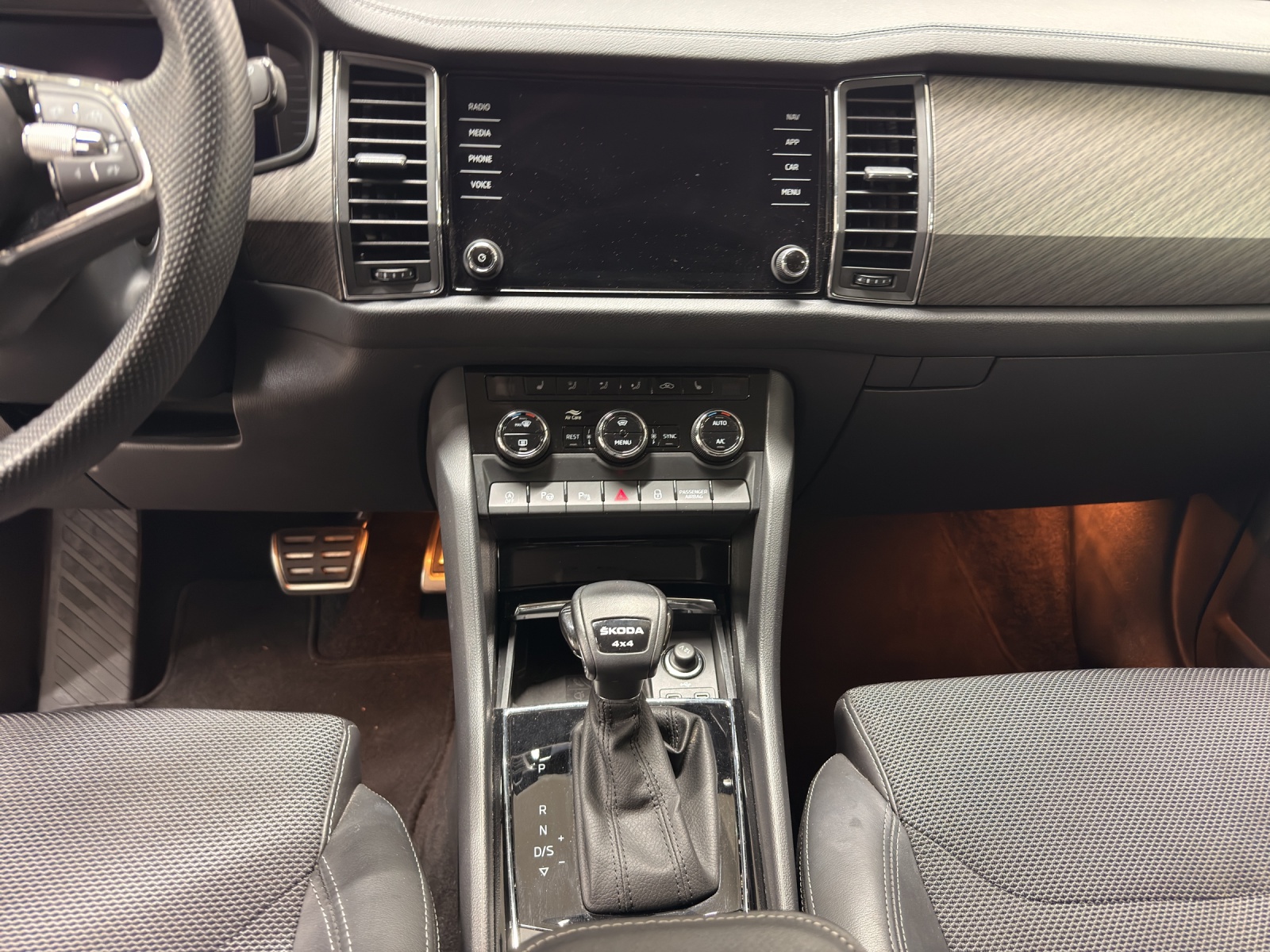 SKODA Kodiaq 2.0 TDI CR Style 4x4 DSG-image-10