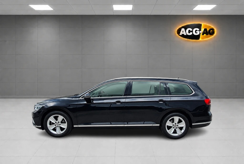 VW Passat 2.0 TDI BMT Elegance 4Motion DSG ** Alcantara-Leder ** Gr-Navi ** RF-Kamera ** Abstandsregelsysteme ** Sitzheizung **-image-3
