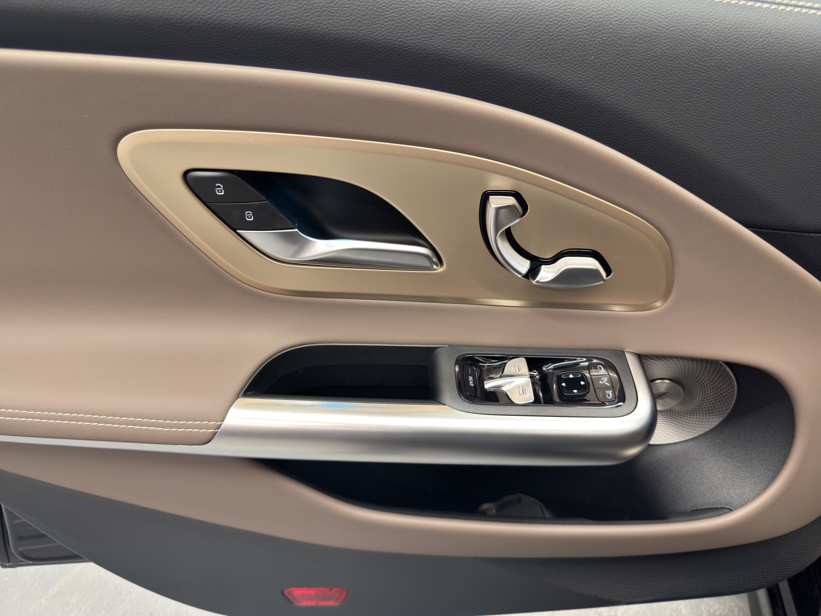 MERCEDES-BENZ CLA 350 AMG Line 4Matic EQ Technology-image-14