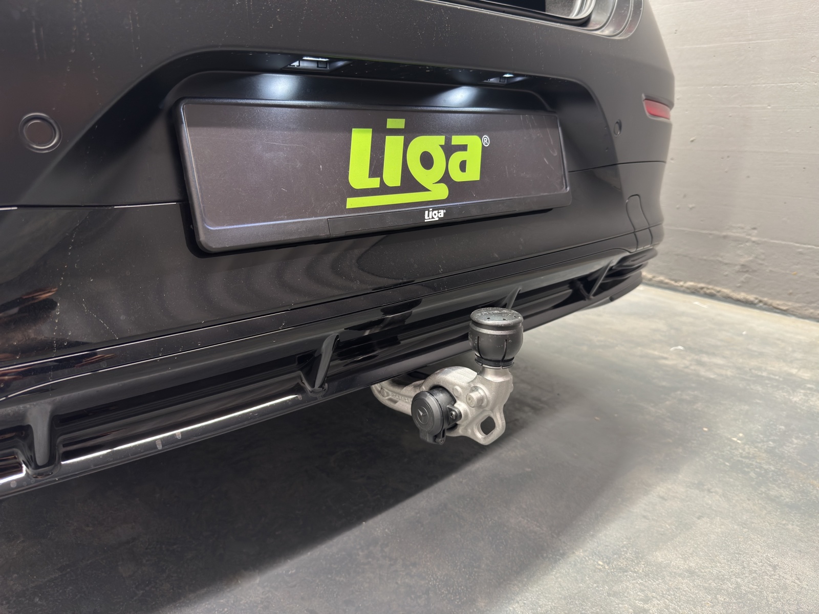 MERCEDES-BENZ CLA 350 AMG Line 4Matic EQ Technology-image-13