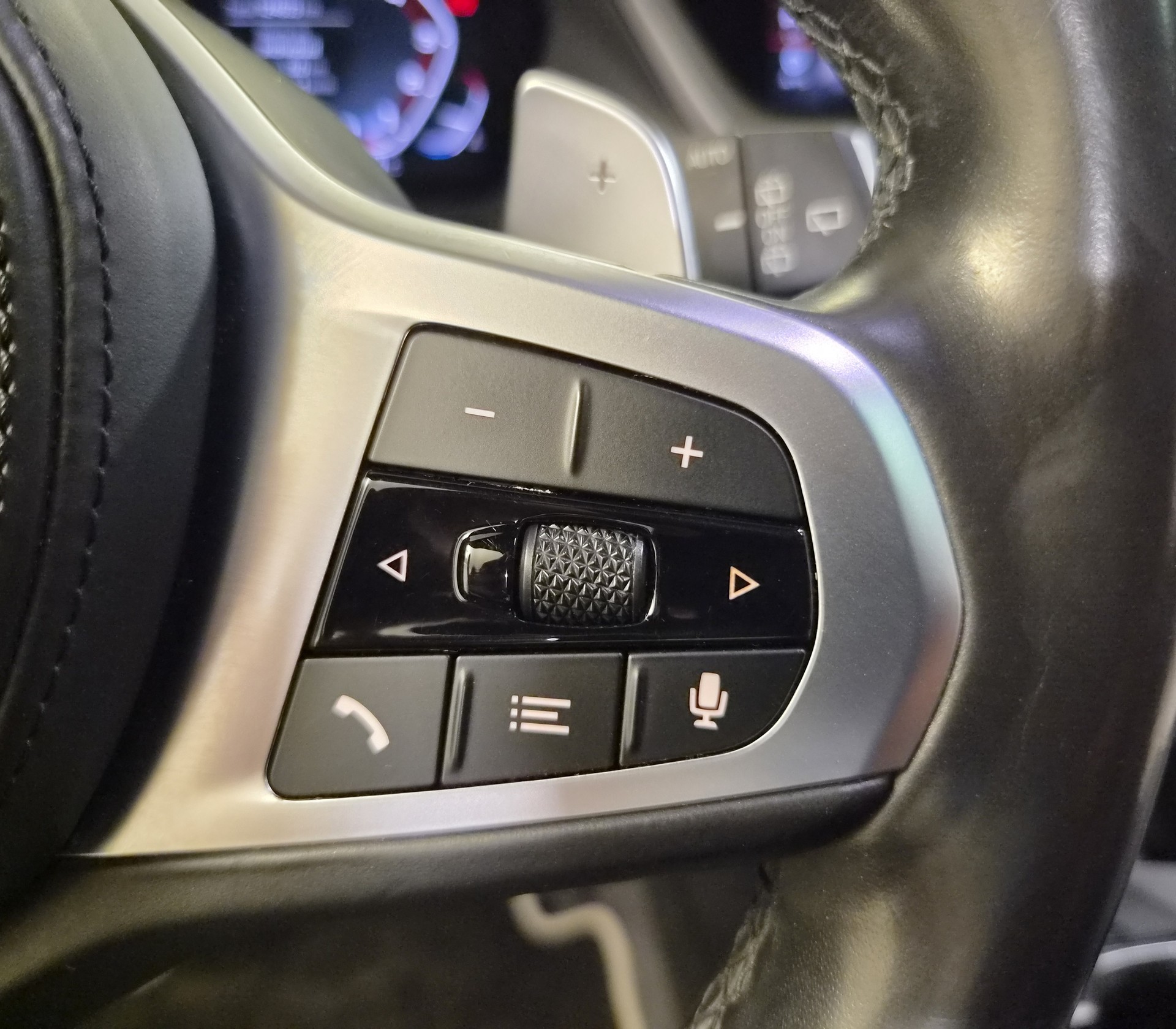 BMW M135i xDrive Steptronic-image-17