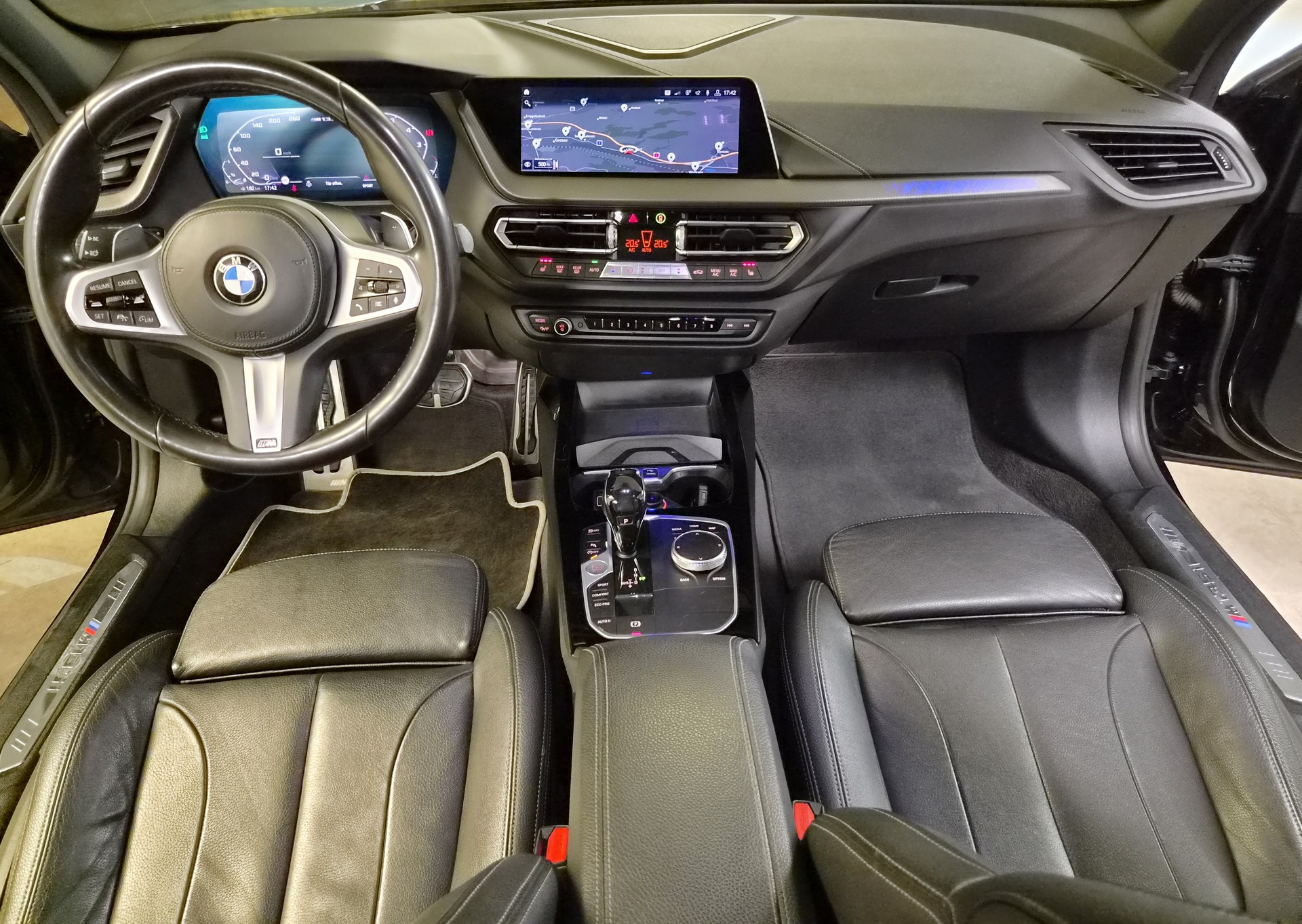 BMW M135i xDrive Steptronic-image-8