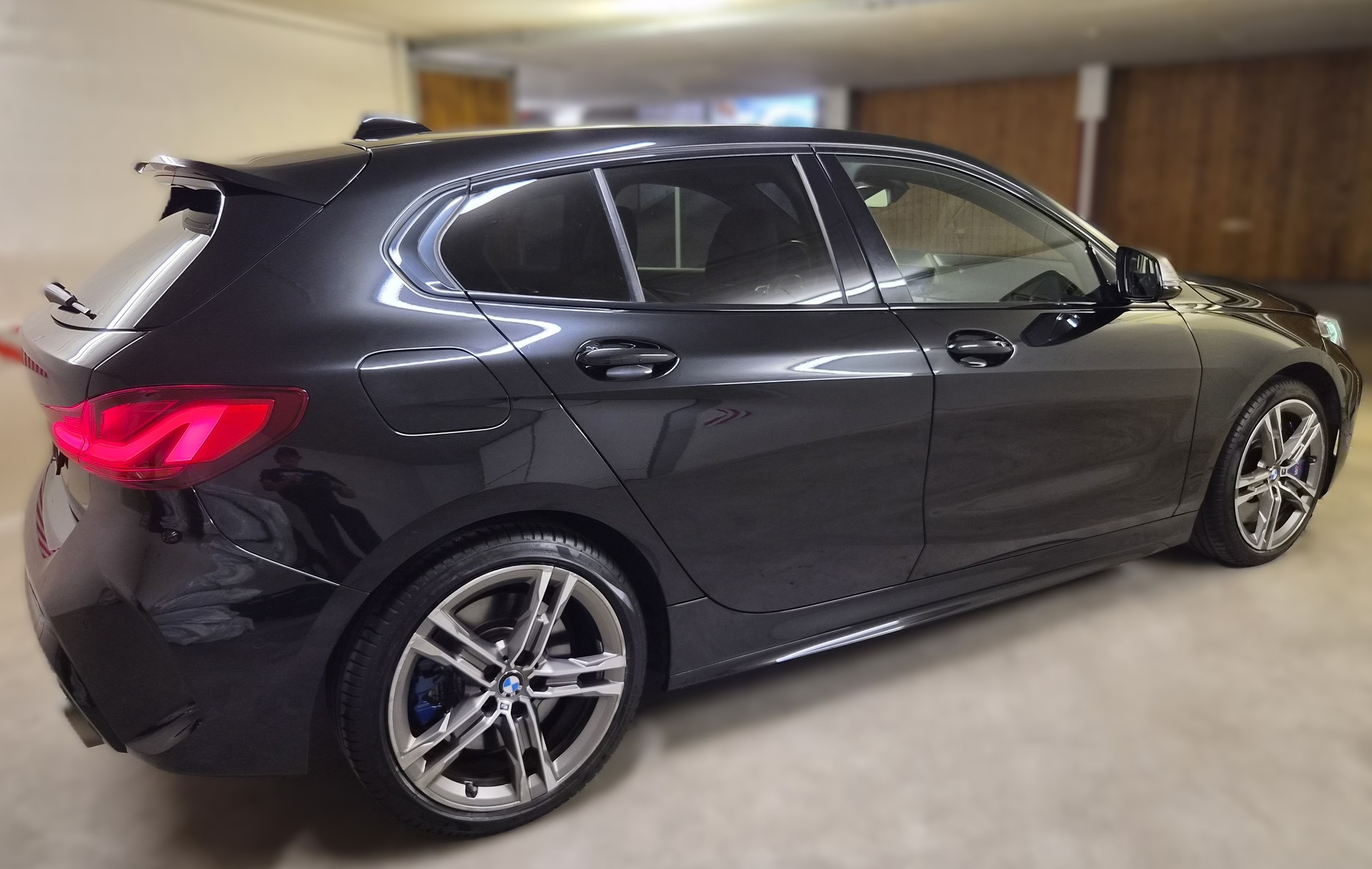 BMW M135i xDrive Steptronic-image-5