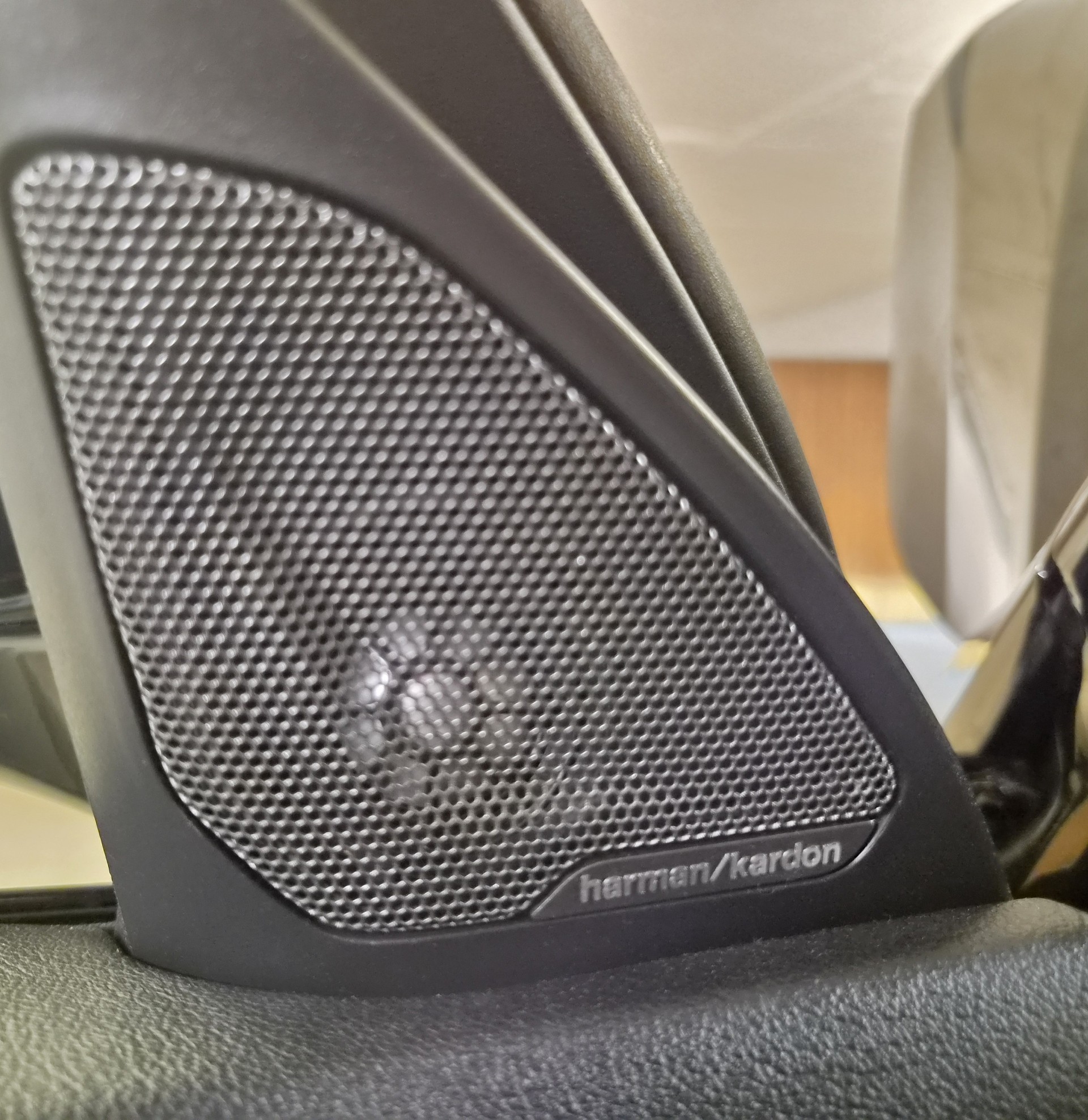 BMW M135i xDrive Steptronic-image-19
