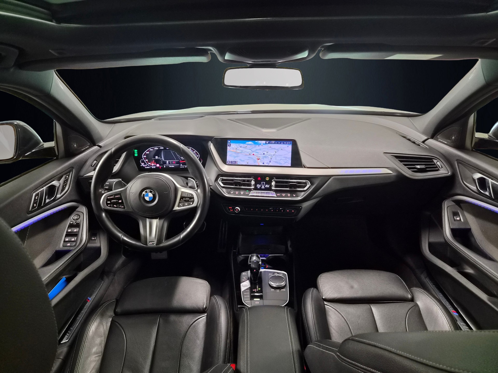 BMW M135i xDrive Steptronic-image-16
