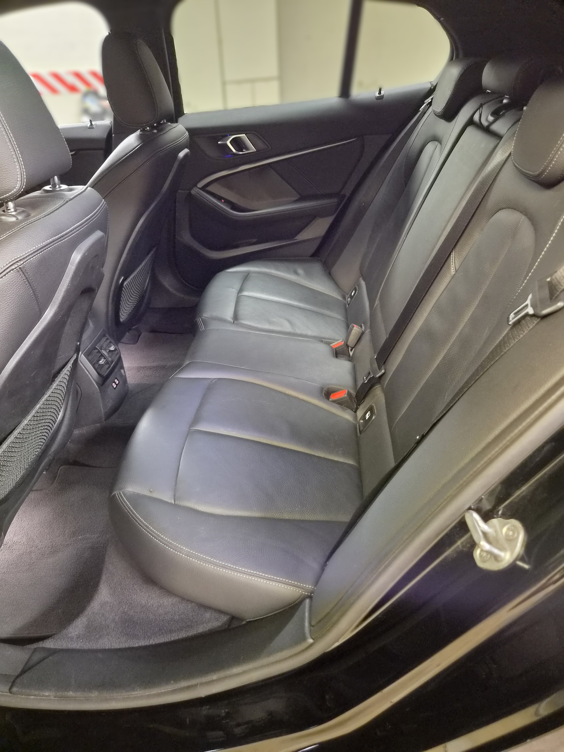 BMW M135i xDrive Steptronic-image-10