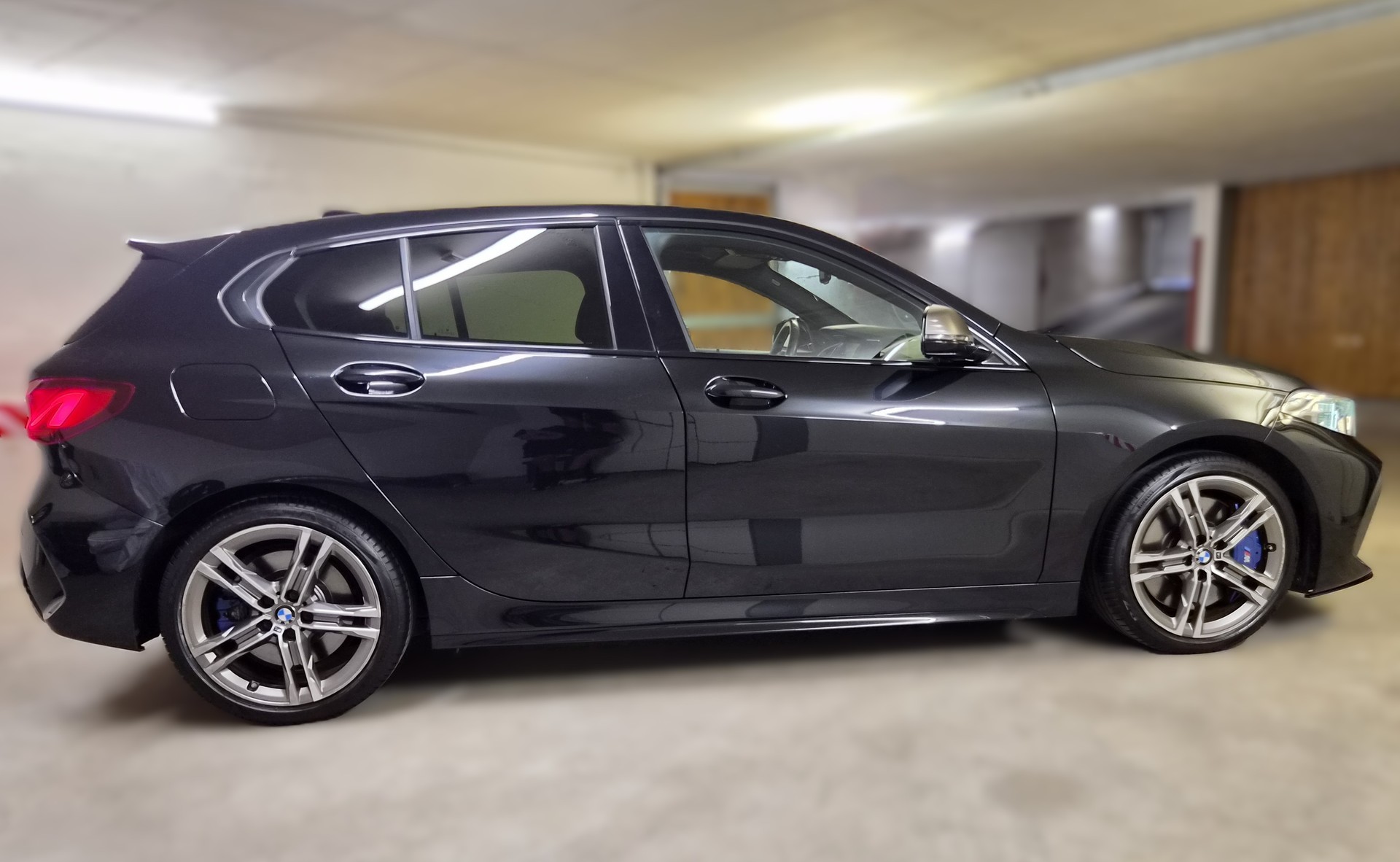 BMW M135i xDrive Steptronic-image-4