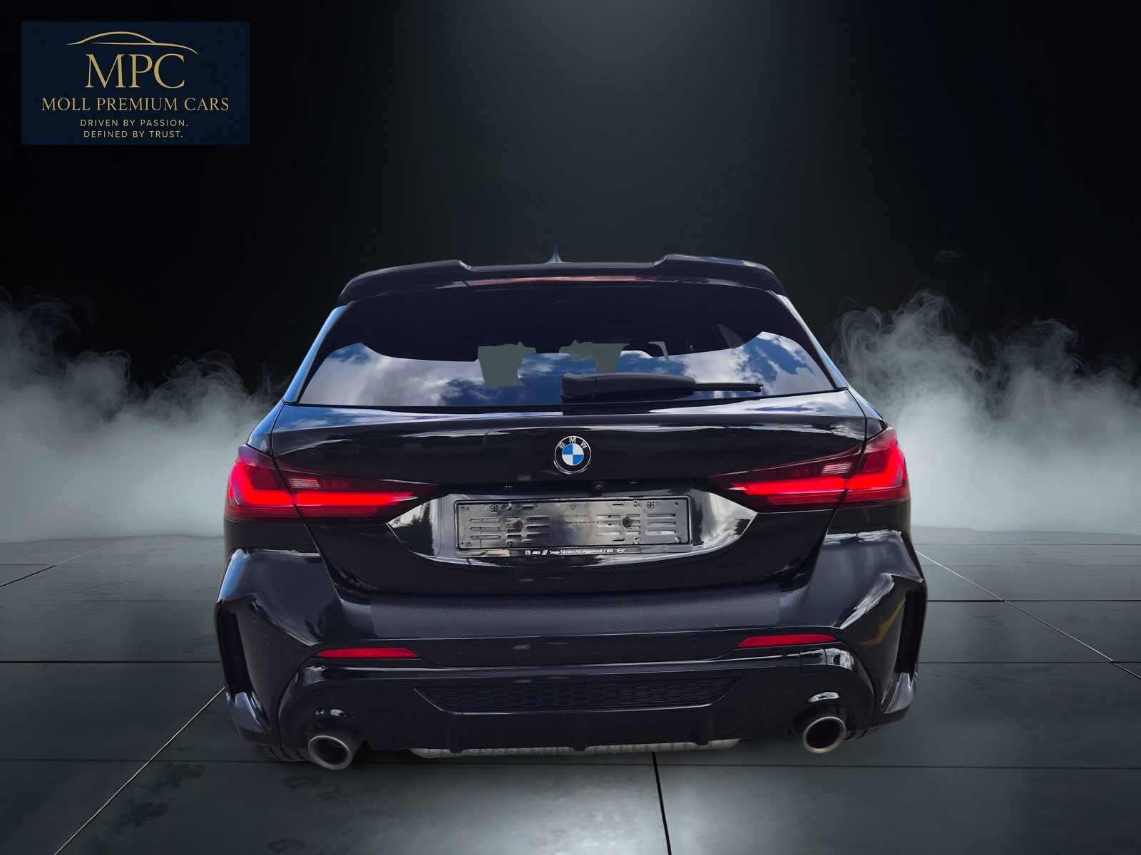 BMW M135i xDrive Steptronic-image-6