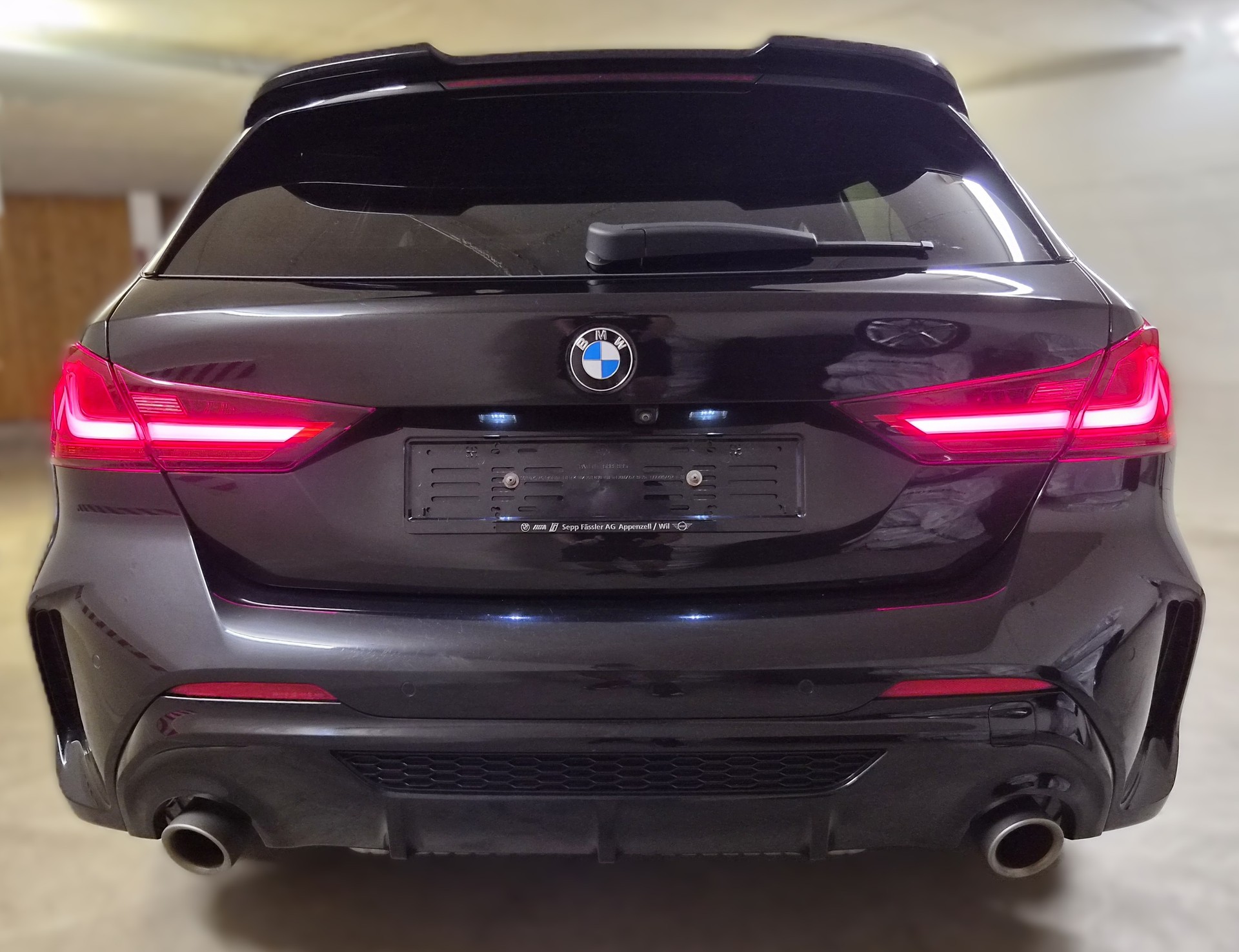 BMW M135i xDrive Steptronic-image-3