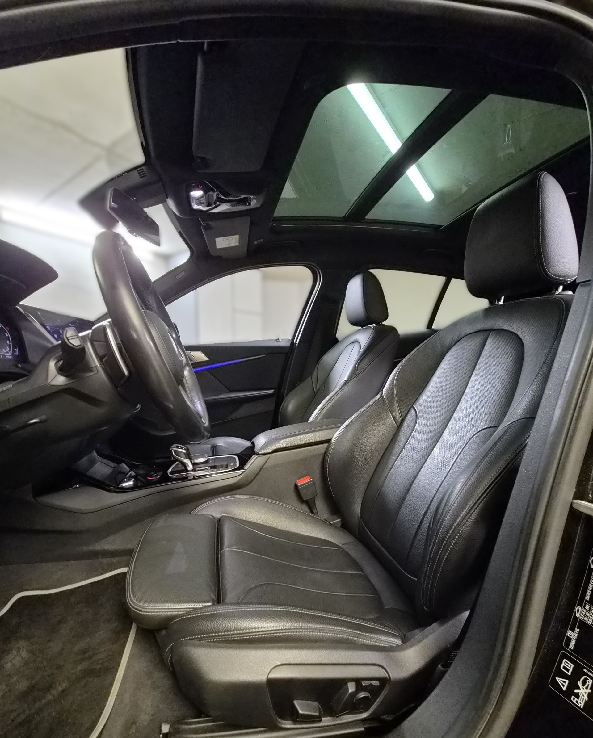 BMW M135i xDrive Steptronic-image-9