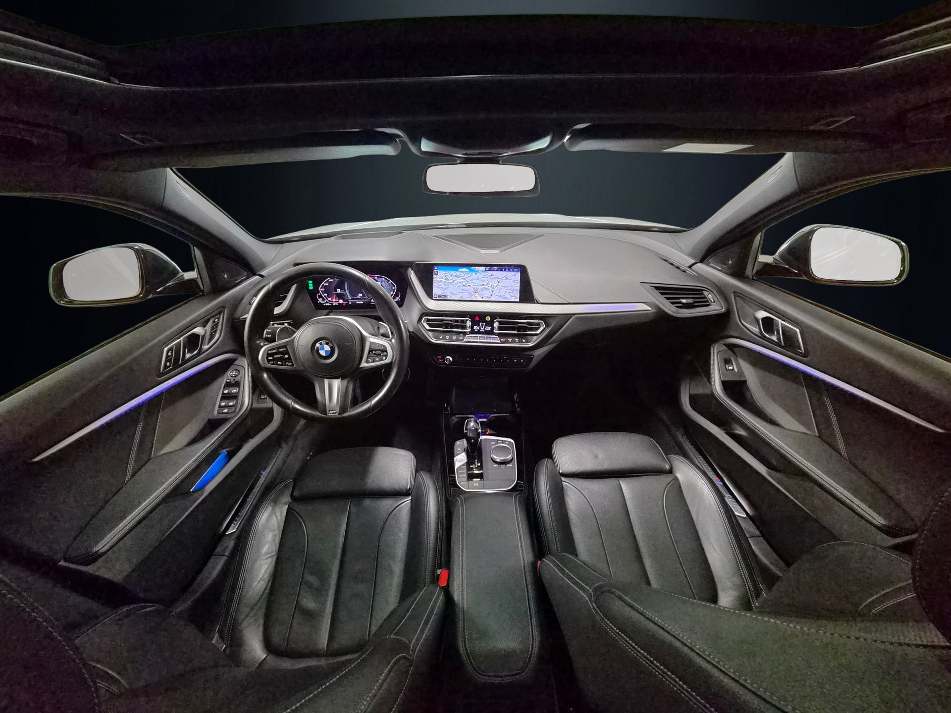 BMW M135i xDrive Steptronic-image-15