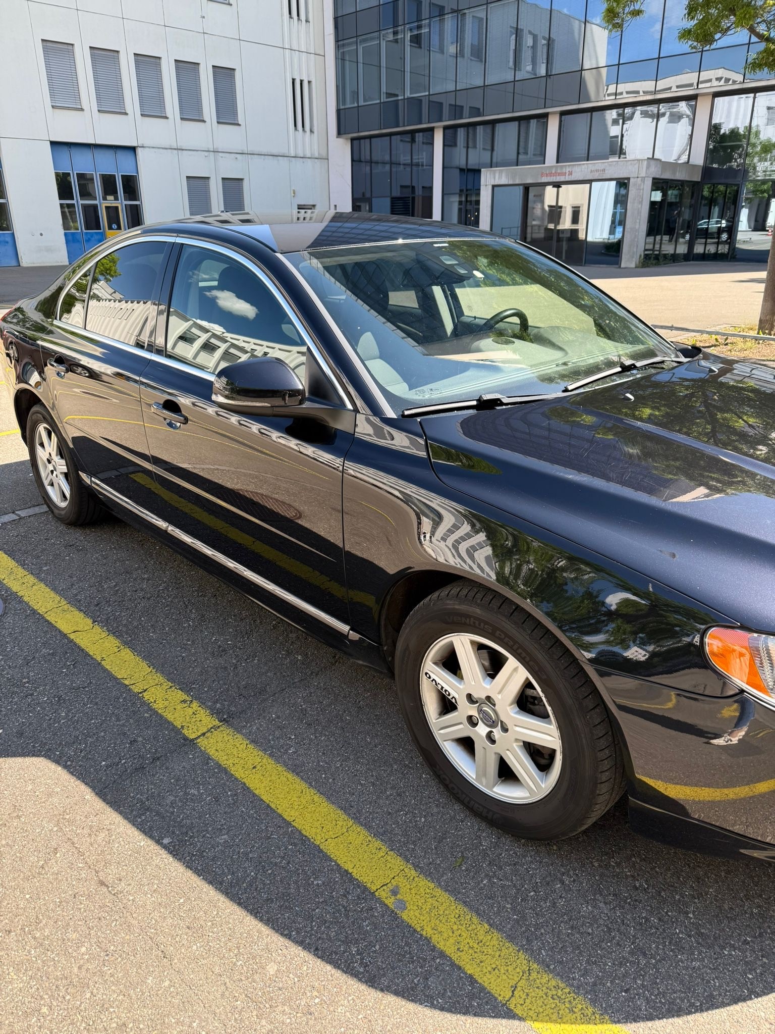 VOLVO 2.0 D3 Kinetic S/S-image-1