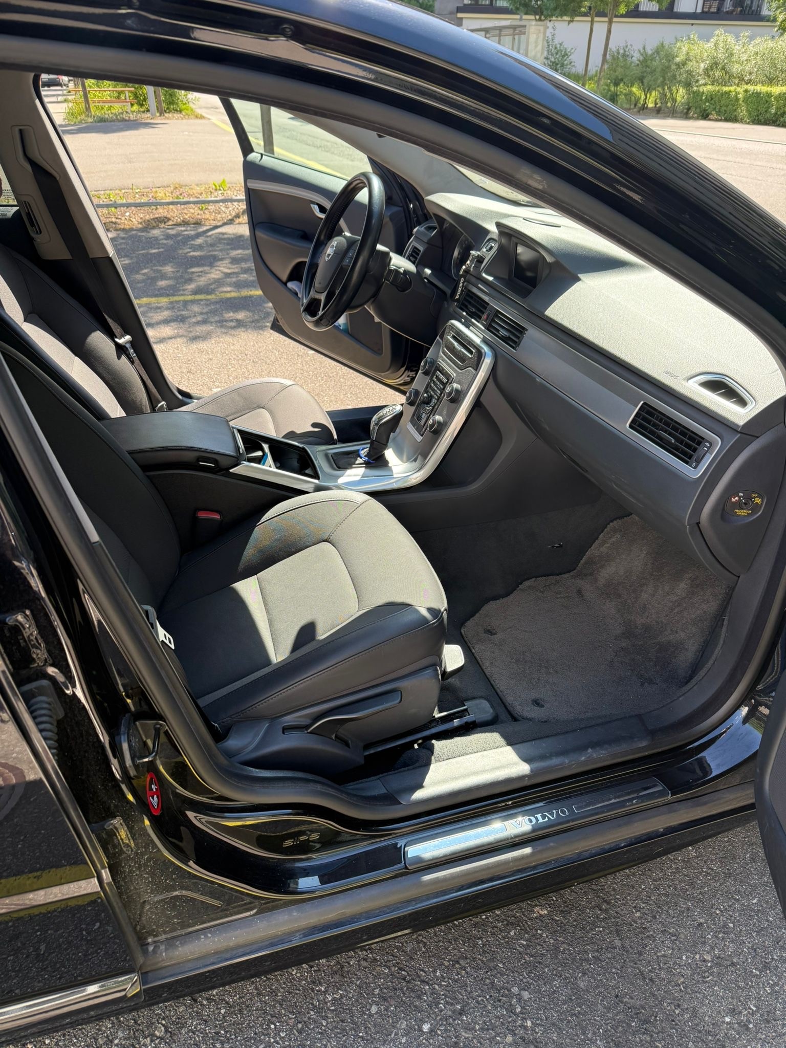 VOLVO 2.0 D3 Kinetic S/S-image-2