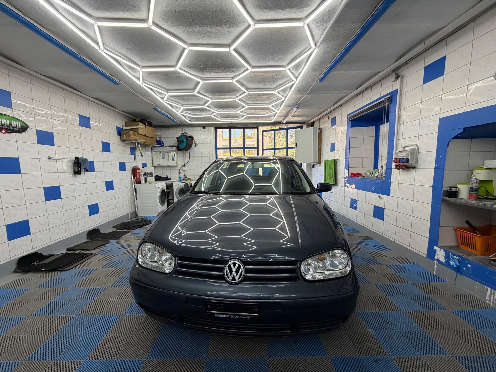 VW Golf 1.6 Comfortline Automatic-image-0