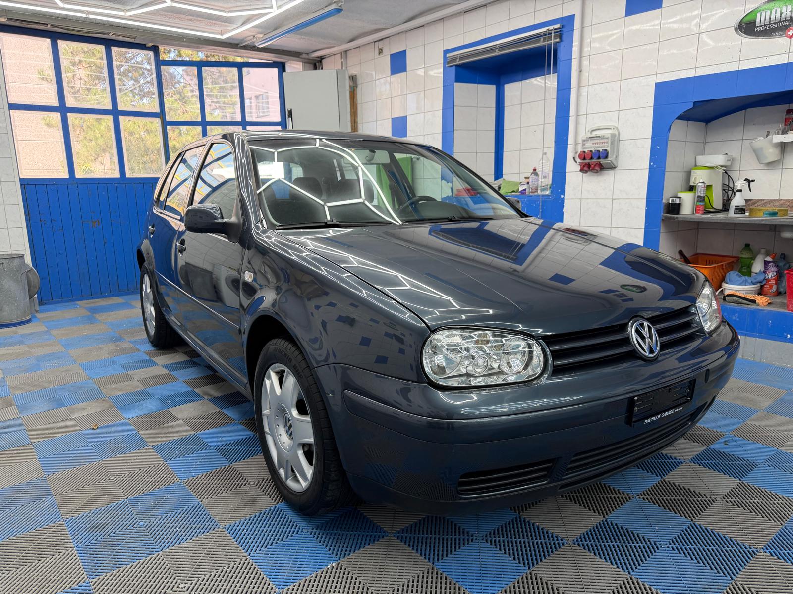 VW Golf 1.6 Comfortline Automatic-image-2
