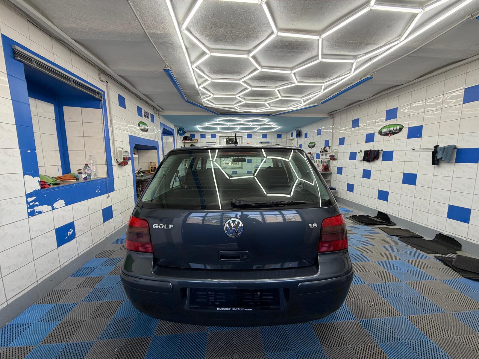 VW Golf 1.6 Comfortline Automatic-image-6