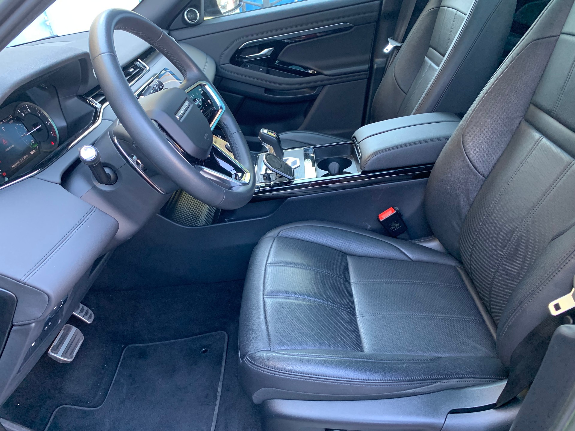 LAND ROVER Range Rover Evoque R-Dynamic P 300e SE AT8-image-23