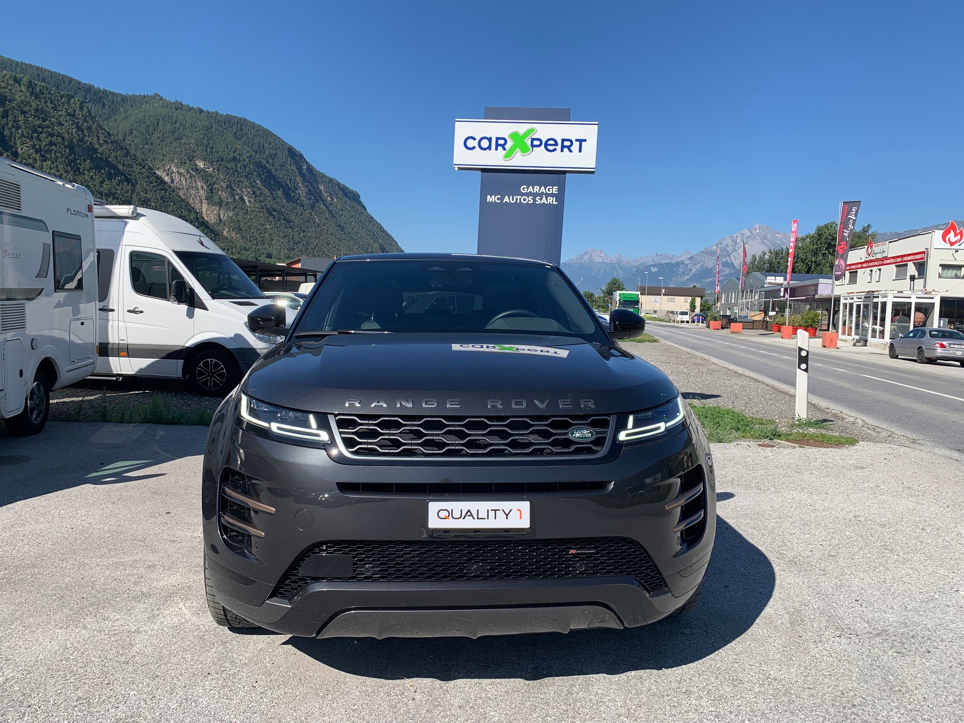 LAND ROVER Range Rover Evoque R-Dynamic P 300e SE AT8-image-1