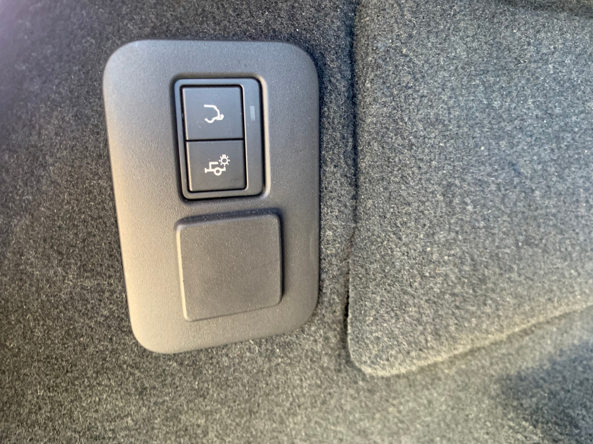 LAND ROVER Range Rover Evoque R-Dynamic P 300e SE AT8-image-21