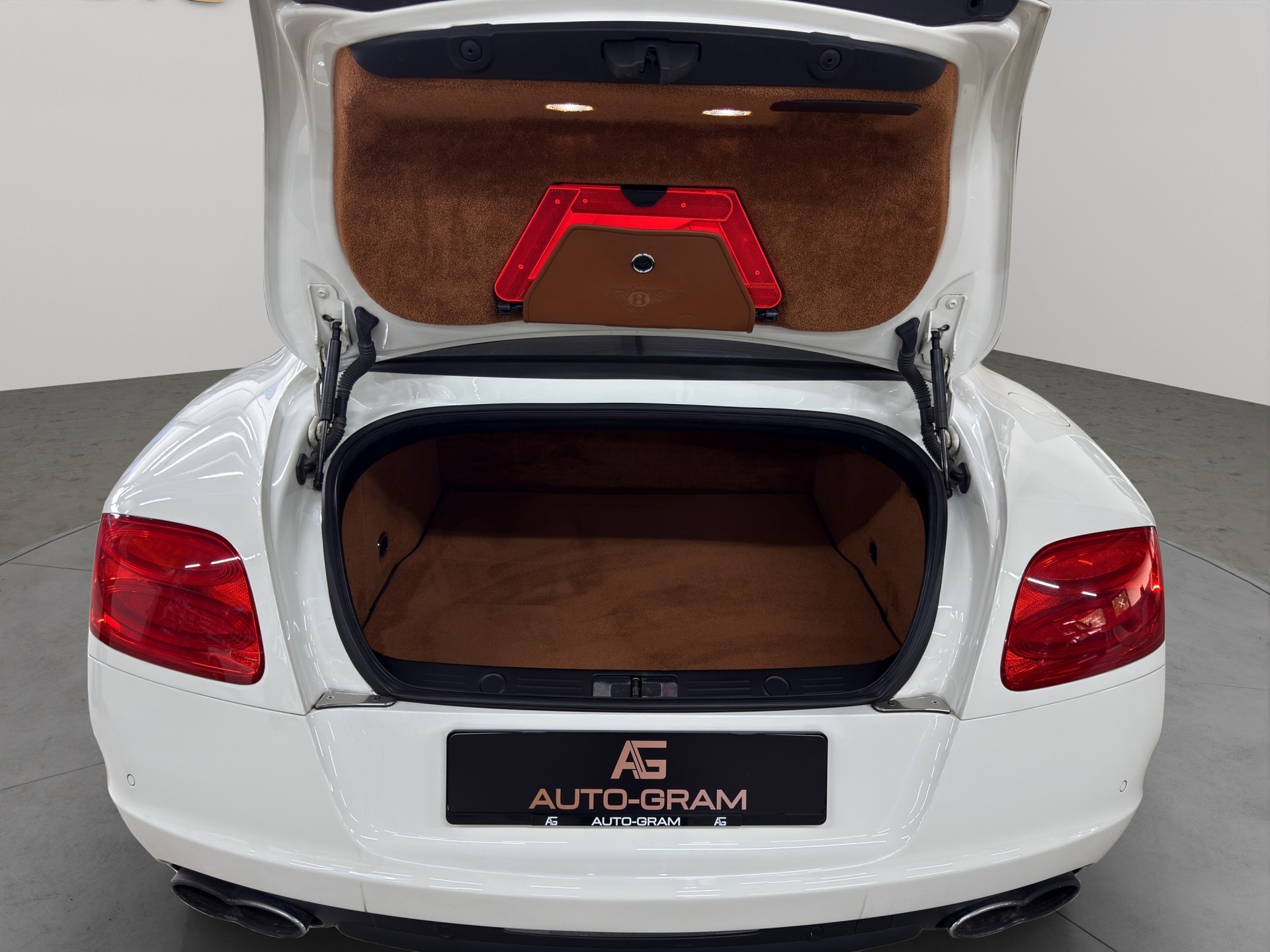 BENTLEY Continental GT 4.0 V8-image-29