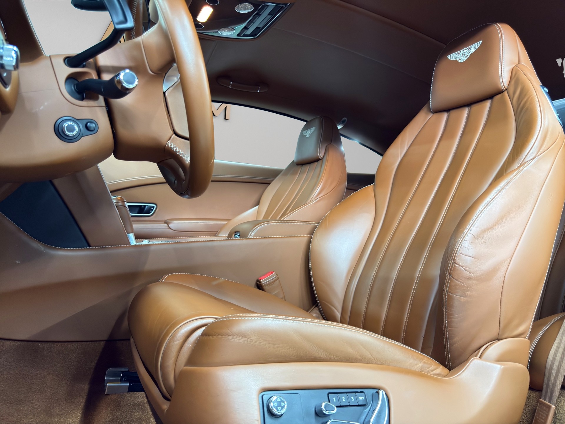 BENTLEY Continental GT 4.0 V8-image-12