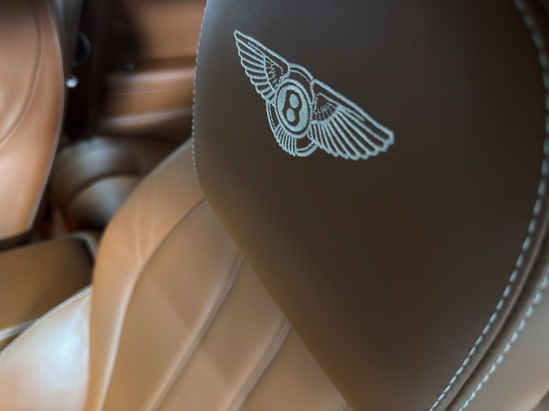 BENTLEY Continental GT 4.0 V8-image-26