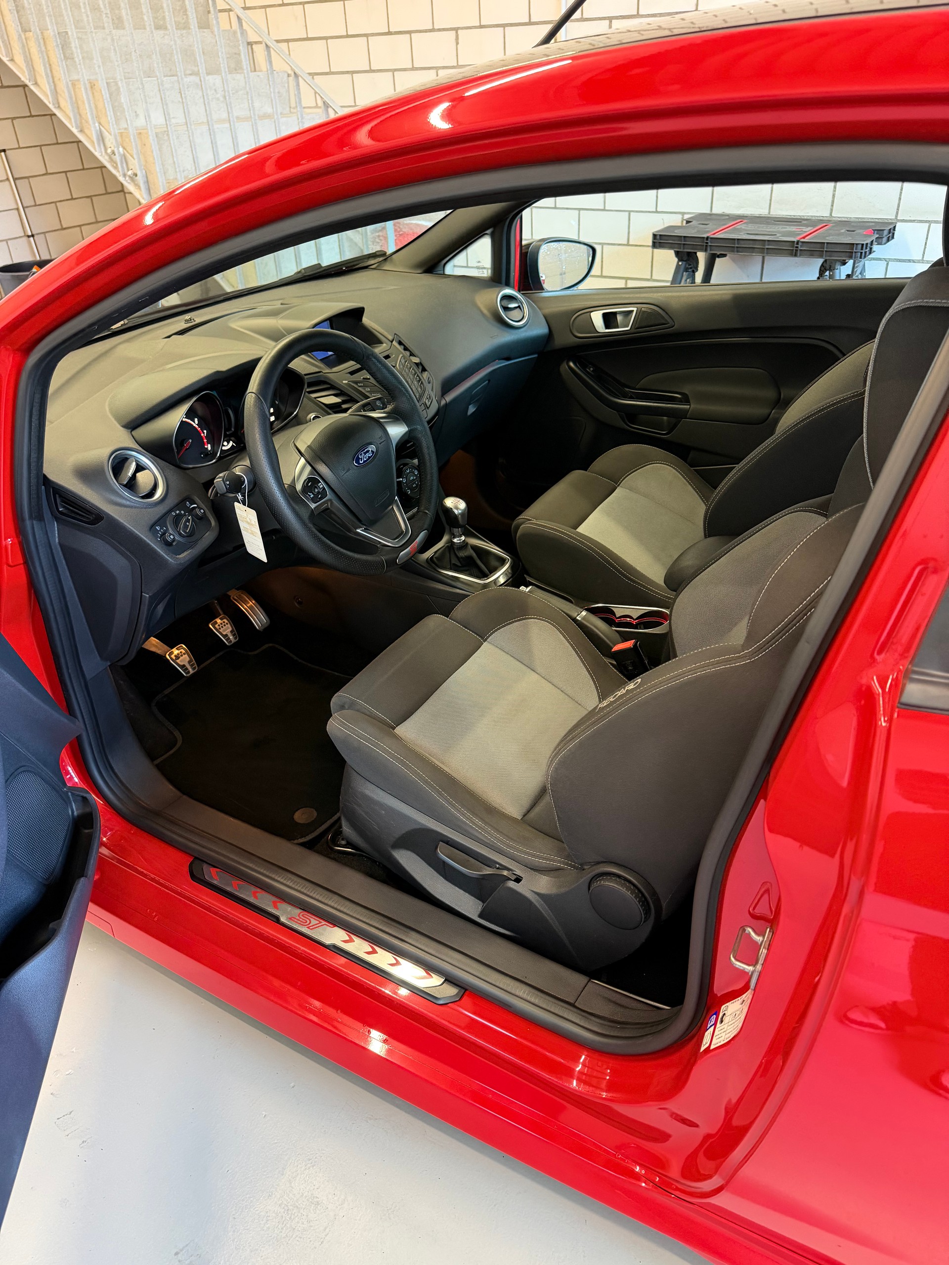 FORD Fiesta 1.6 SCTi ST-2-image-4
