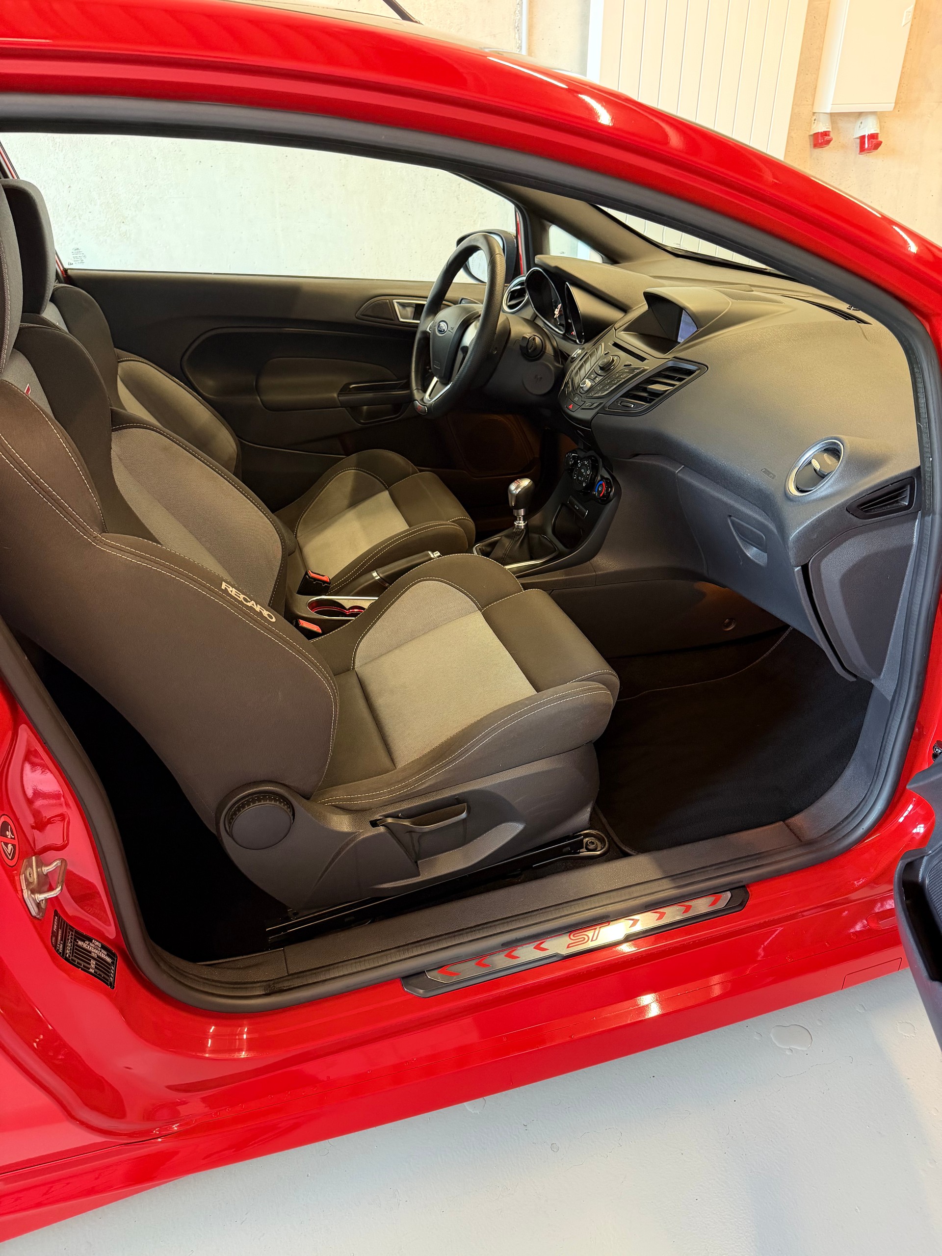 FORD Fiesta 1.6 SCTi ST-2-image-5