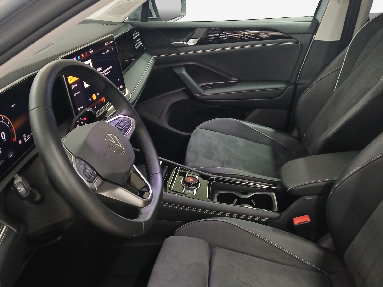 VW Tiguan 2.0 TSI DSG Elegance 4Motion-image-7