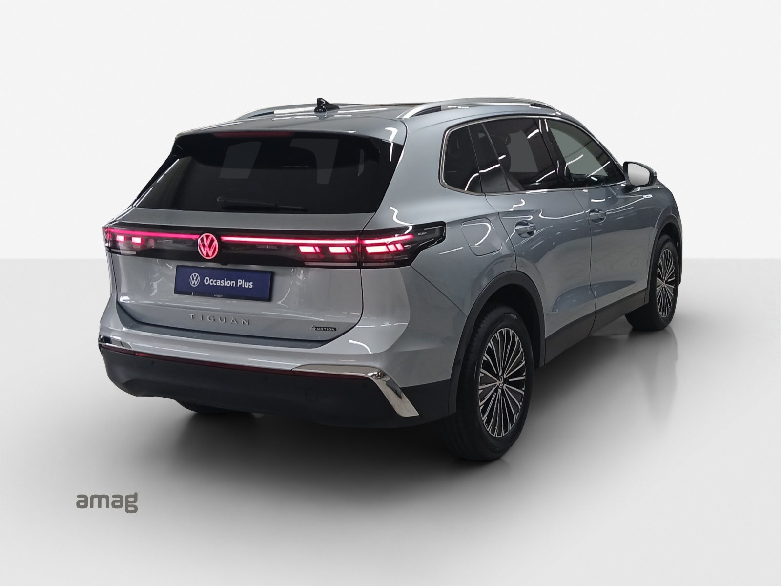 VW Tiguan 2.0 TSI DSG Elegance 4Motion-image-4