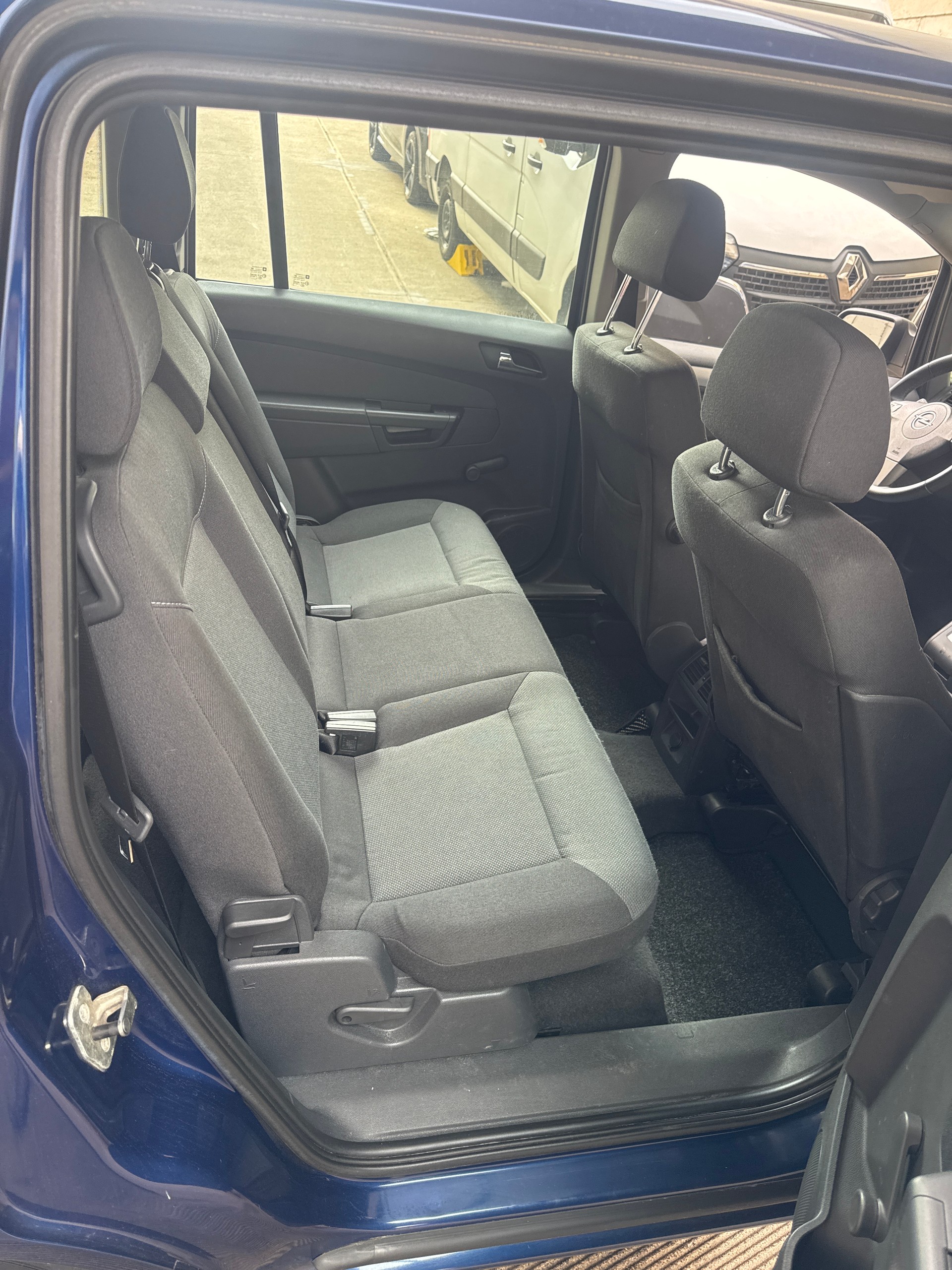 OPEL Zafira 2.2i 16V Essentia-image-5
