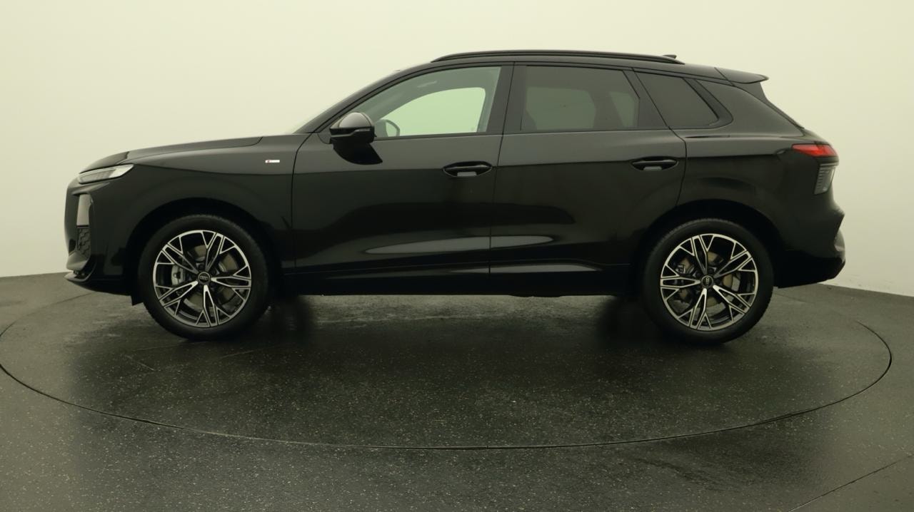 AUDI Q3 SUV TFSI quattro 195 kW S tronic-image-1