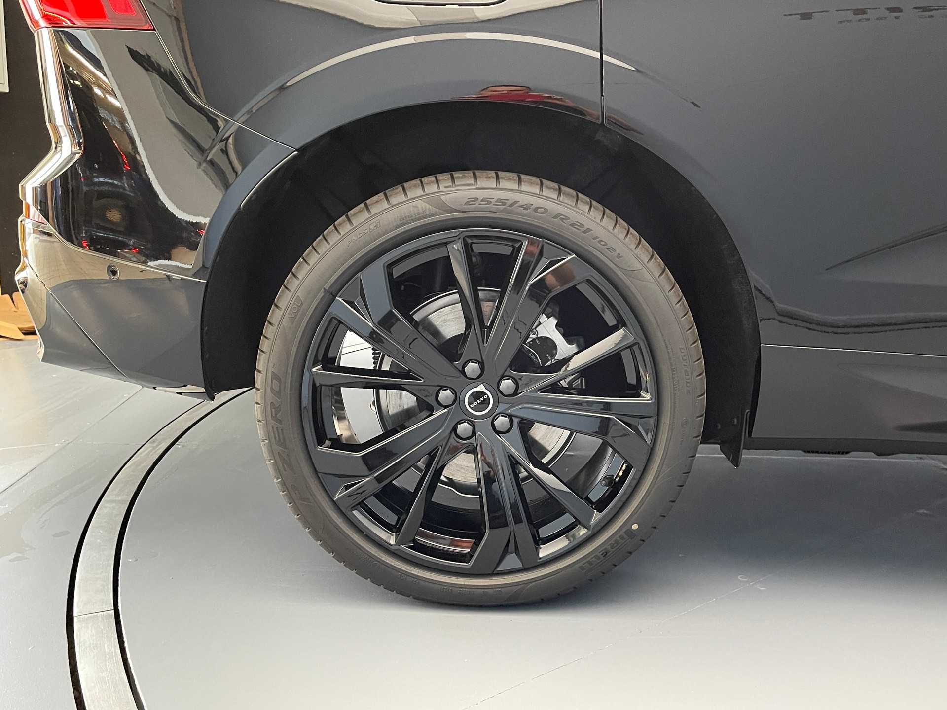 VOLVO XC60 2.0 T8 TE Black Edition eAWD-image-2