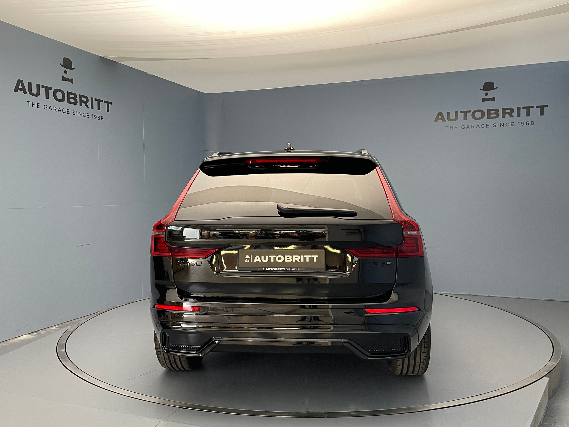 VOLVO XC60 2.0 T8 TE Black Edition eAWD-image-1