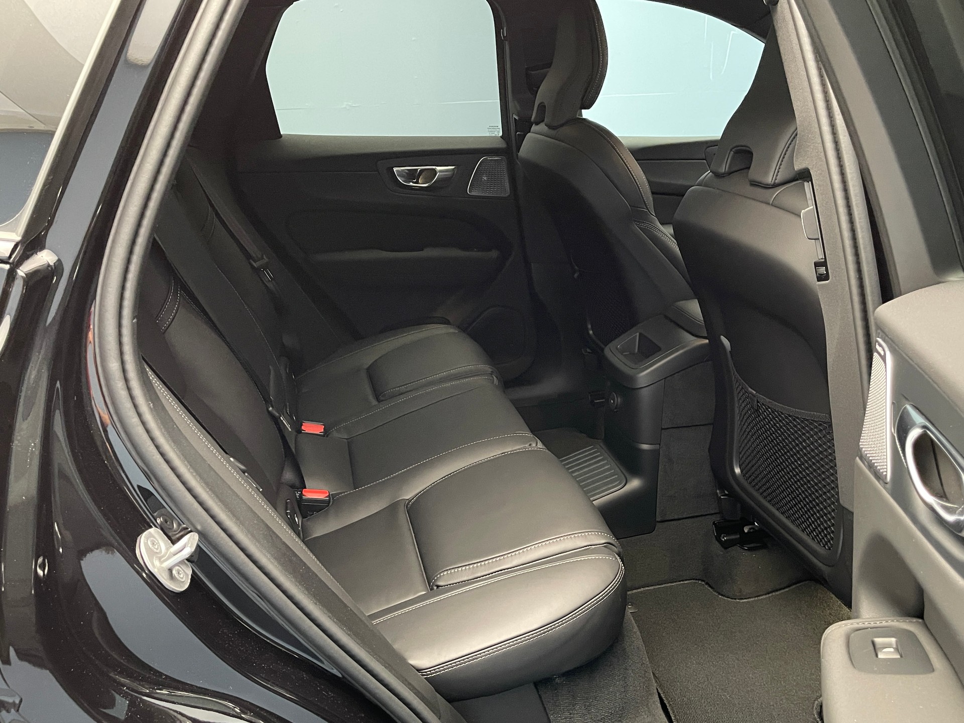 VOLVO XC60 2.0 T8 TE Black Edition eAWD-image-7