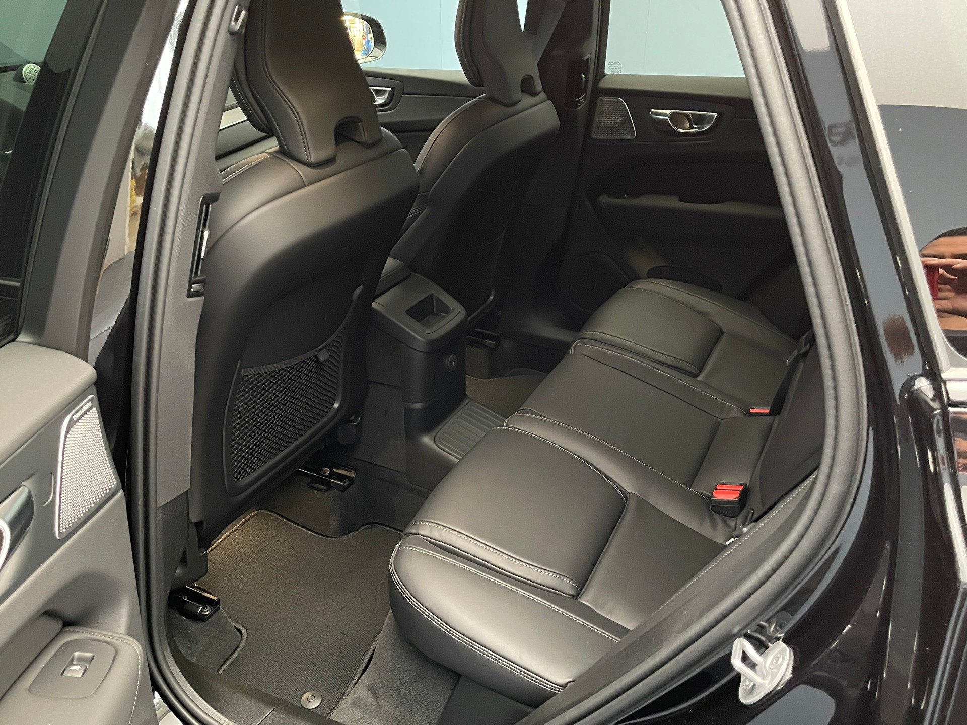 VOLVO XC60 2.0 T8 TE Black Edition eAWD-image-9