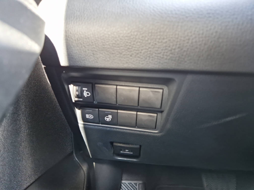 TOYOTA Yaris 1.5 VVT-i HSD Premium 45938/000-image-16