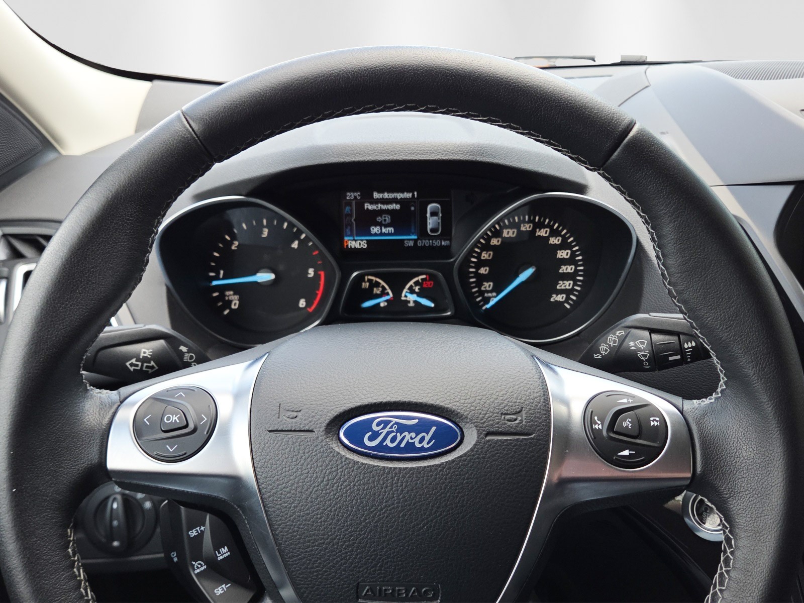 FORD Kuga 2.0 TDCi Carving 4WD PowerShift-image-13