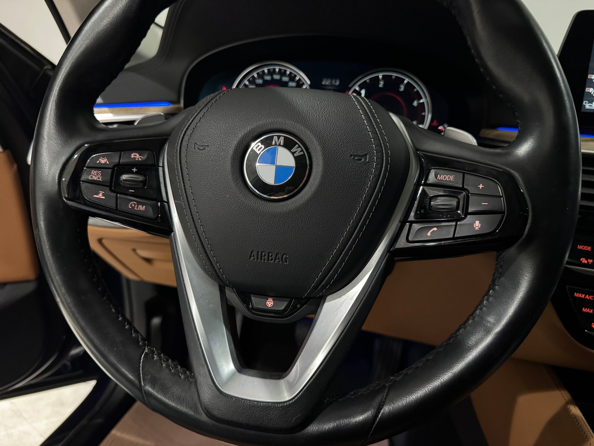 BMW 530d xDrive Luxury Line Steptronic | 1.Hand | CH |-image-19